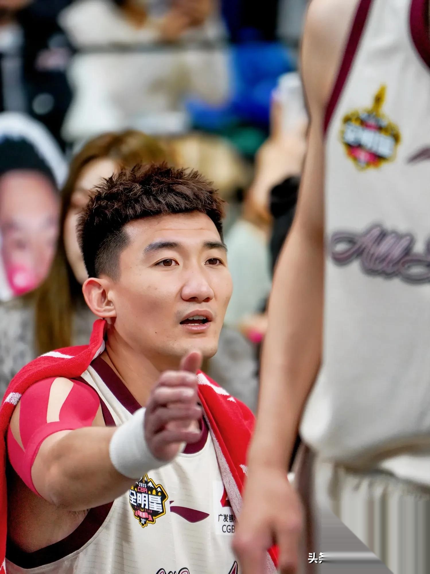 冲刺阶段广厦男篮调整名单以备意大利杯；复出首秀环节打磨；信心回归；资深球员宣示担当的简单介绍