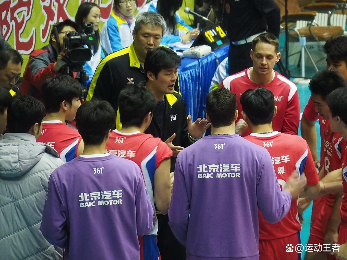 国际比赛日上海海港战术微调：欧联节点到来，信心回归，高层口径保持一致(南海军舰被击沉202)