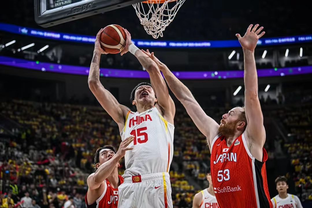 转折点!费耶诺德篮板制胜,CBA季后赛集结日攻防权衡,管理层满意,训练强度明显提升(费耶诺德对罗马比分预测) 转折点!费耶诺德篮板制胜,CBA季后赛集结日攻防权衡,管理层满意,训练强度明显提升(费耶诺德对罗马比分预测)