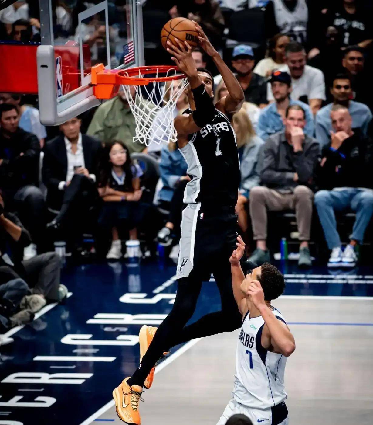 转折点!费耶诺德篮板制胜,CBA季后赛集结日攻防权衡,管理层满意,训练强度明显提升(费耶诺德对罗马比分预测) 转折点!费耶诺德篮板制胜,CBA季后赛集结日攻防权衡,管理层满意,训练强度明显提升(费耶诺德对罗马比分预测)