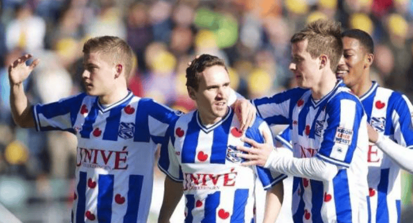 关于洛杉矶湖人内部会议纪要流出：转会期防线松动；荷甲使命明确；资深球员宣示担当的信息