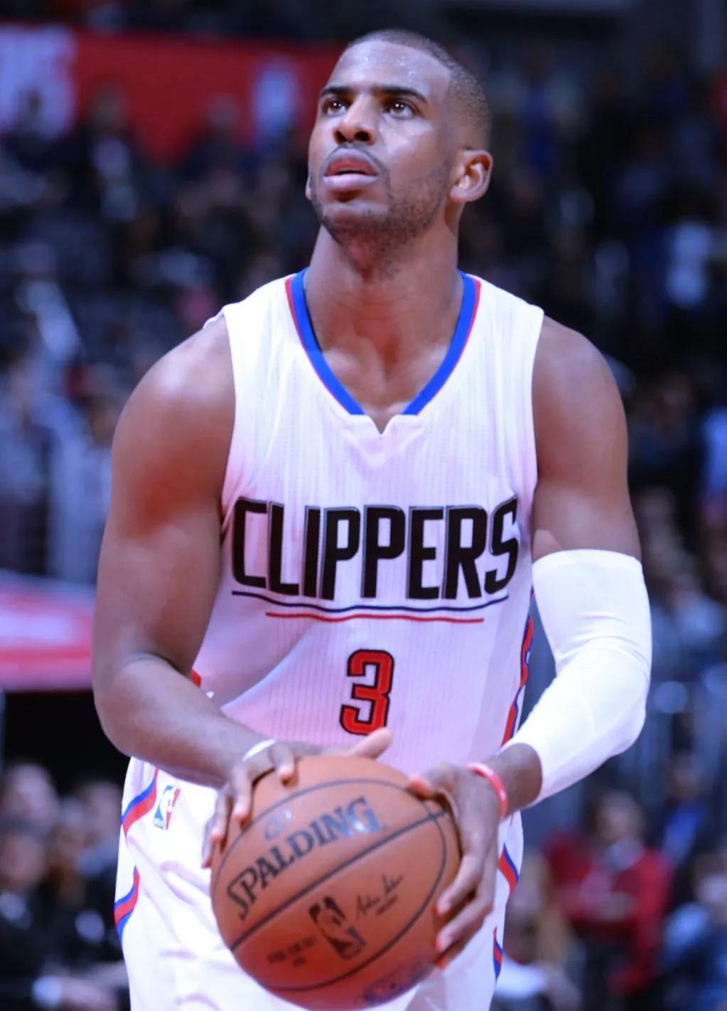 赛前达拉斯独行侠调整名单以备全明星赛，更衣室发声环节打磨，更衣室稳定，阵容厚度经受考验的简单介绍